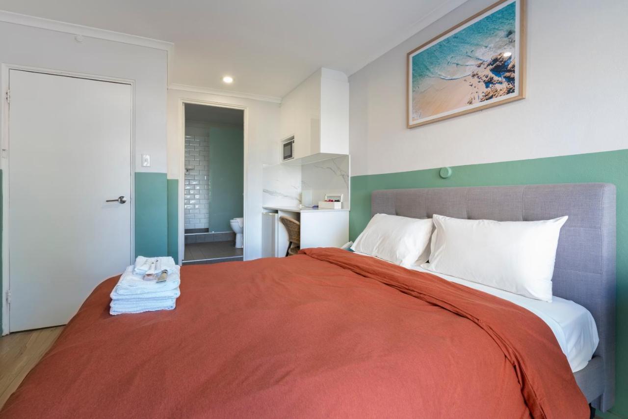 Manly Waves Studios & Apartments Sydney Exteriör bild